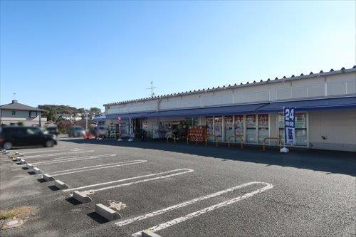 ウエルシア八王子椚田店まで1710m
