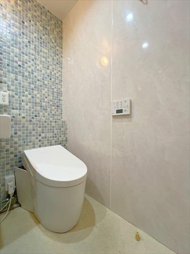 トイレ(ウォシュレット付き)