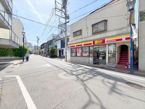 前面道路(2026年4月撮影)