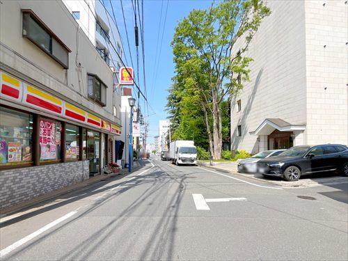 前面道路(2026年4月撮影)