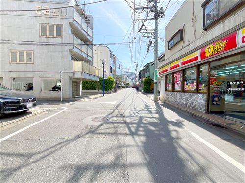 前面道路(2026年4月撮影)