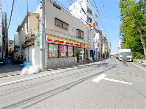 前面道路(2026年4月撮影)