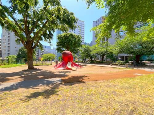 恵比寿東公園(タコ公園)まで50m