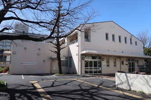 杉並区立方南図書館まで1020m