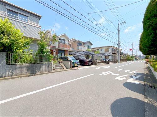 現地側から前面道路(2026年5月撮影) 現地側から前面道路(2026年5月撮影)