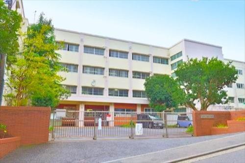 横浜市立青葉台中学校まで1240m 横浜市立青葉台中学校まで1240m
