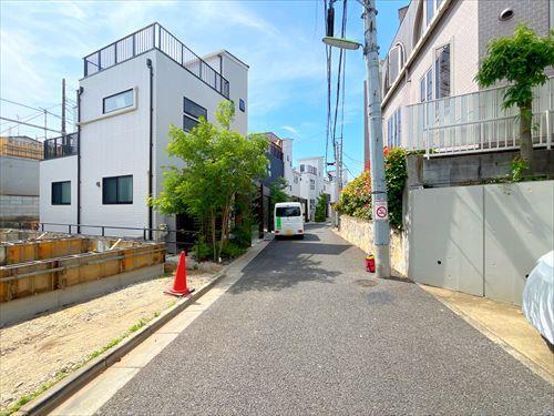 前面道路(2026年5月撮影)
