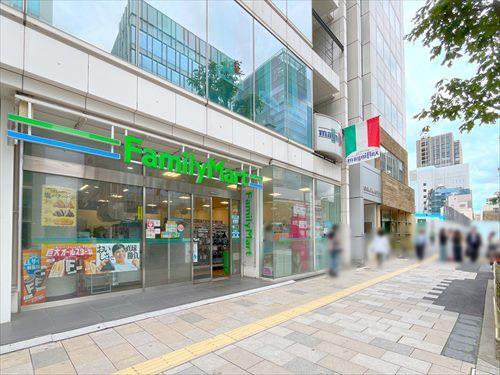 ファミリーマート北青山三丁目まで230m