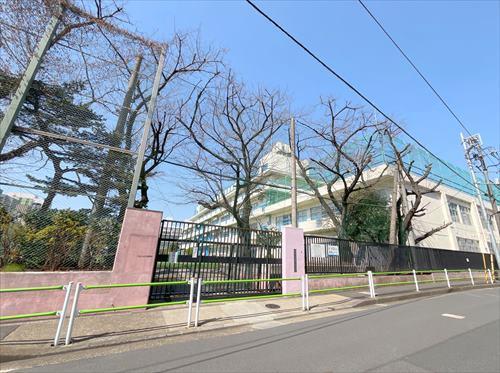 港区立青南小学校まで450m