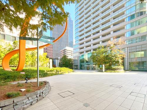 マンション前広場