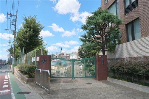世田谷区立代田小学校まで1020m