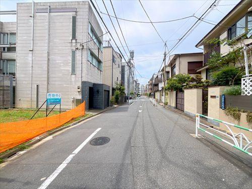 前面道路(2026年7月撮影)