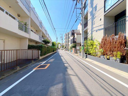 前面道路(2026年8月撮影)