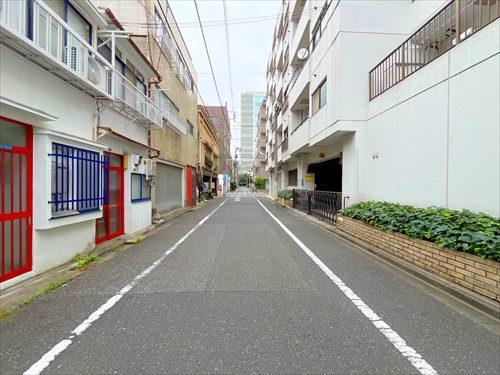 前面道路(2026年9月撮影)