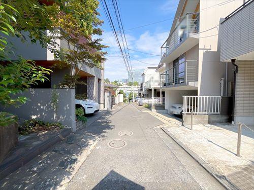 前面道路(2026年9月撮影)