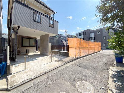 前面道路(2026年9月撮影)