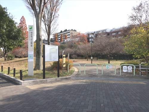 杉並区立桃井原っぱ公園700m
