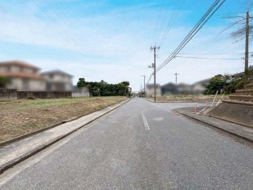 前面道路（2024年10月撮影）