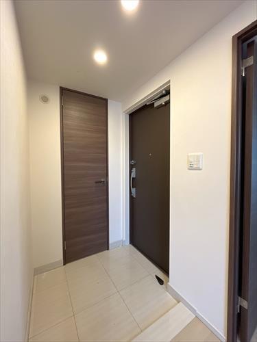 玄関（2025年8月撮影）