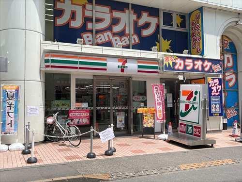 セブンイレブン久米川駅前店 330m