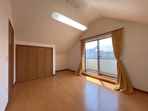 2階南側約8.7帖洋室部分