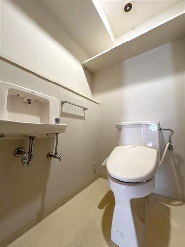 トイレ（玄関横）