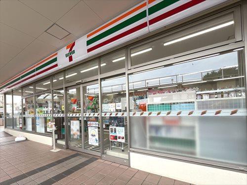 セブンイレブンユーカリが丘駅前店240m
