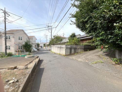 前面道路（2025年9月撮影）