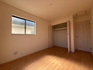 約6帖の洋室（南西側）