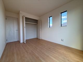 約6帖の洋室（北東側）