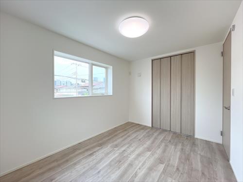 北西側洋室（約6帖）