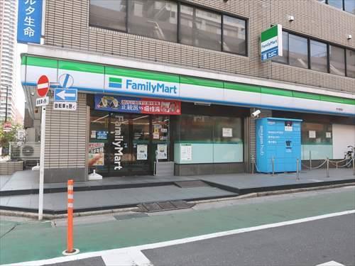 ファミリーマート市川駅西店　160m