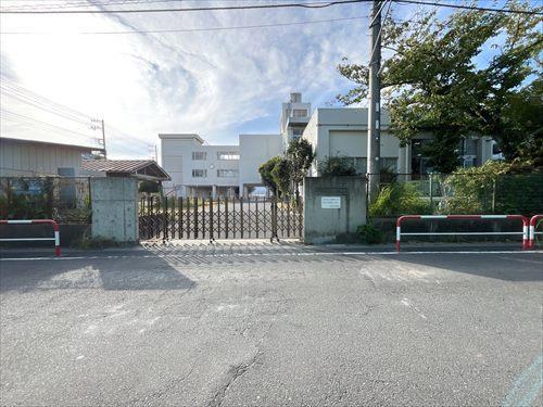 市川市立平田小学校 230m