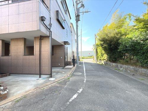 前面道路（2025年9月撮影）