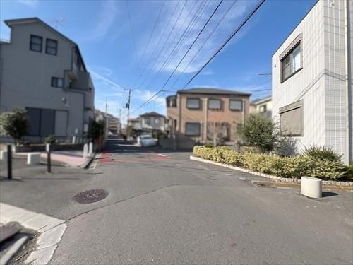 南東側側面道路