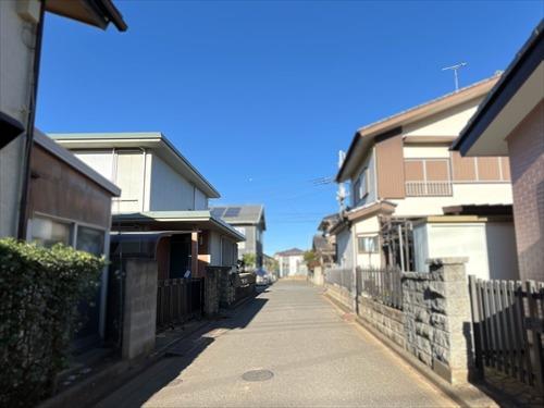 北東側前面道路（2025年12月撮影）