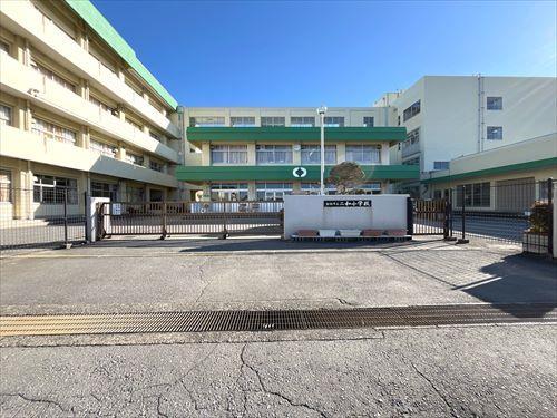 船橋市立二和小学校 330m