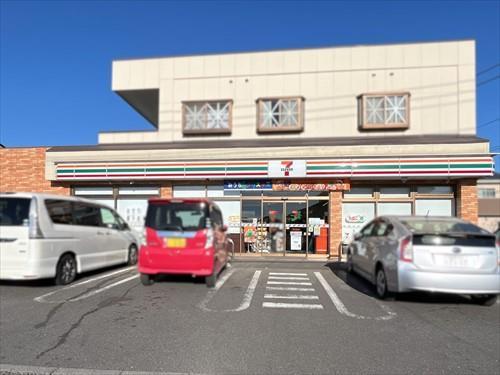 セブンイレブン船橋滝不動駅前店 620m