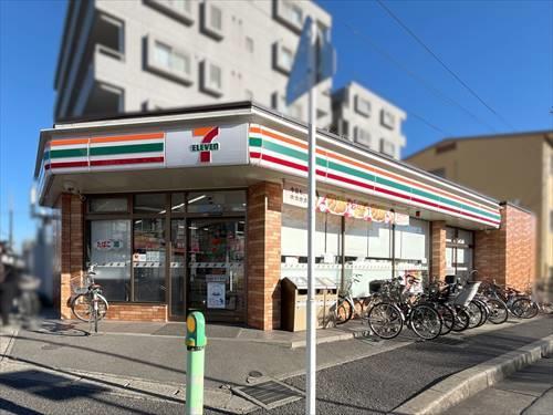 セブンイレブン船橋薬円台駅前店 820m