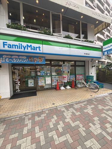 ファミリーマート市川駅北店：50ｍ
