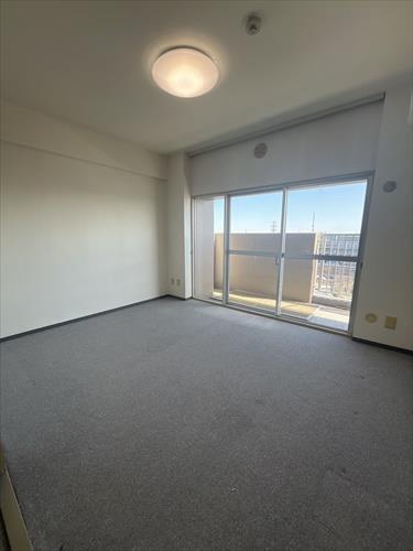 洋室（約6.8帖）