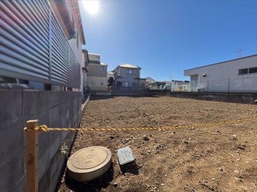 現地・正面左側（2026年2月撮影）