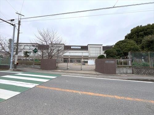 八千代市立八千代中学校1370m