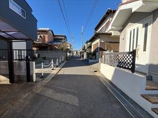 北東側前面道路