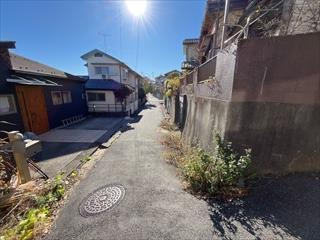 南東側前面道路