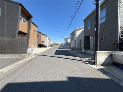 北側前面道路（2026年3月撮影）