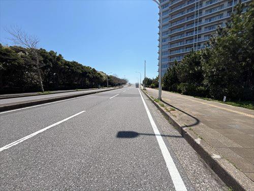 前面道路（2026年4月撮影）