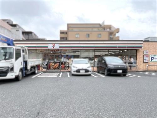 セブンイレブン下丸子多摩堤通り店260m