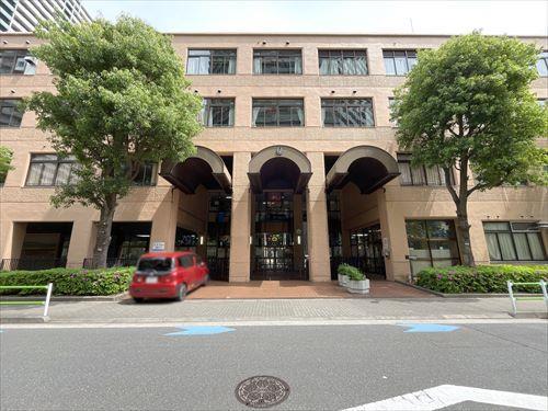 港区立港南中学校290m