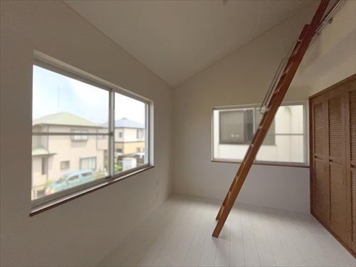 2F 東側洋室①